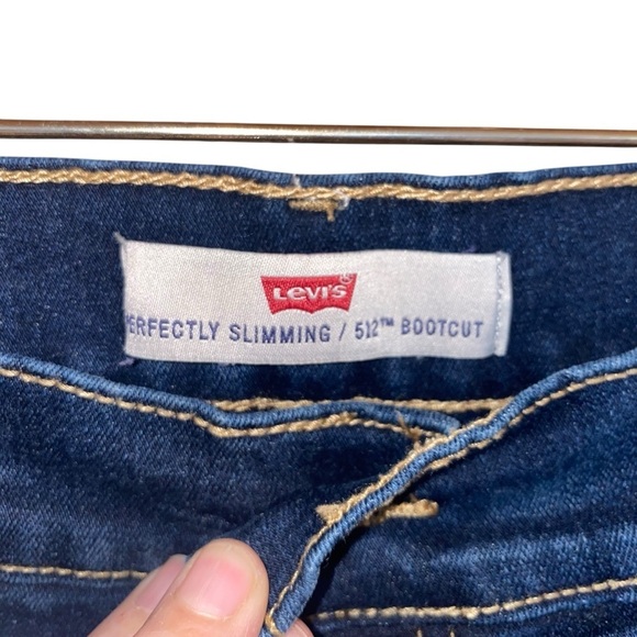 Levi’s women’s Perfectly Slimming Bootcut 512s - 14 short dark wash high rise - Picture 3 of 7